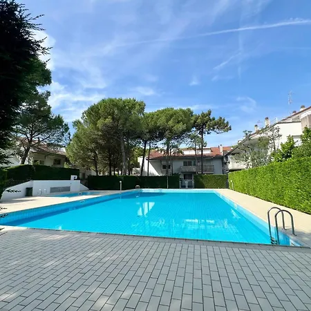 Familiar Flat With Balcony * Lignano Sabbiadoro