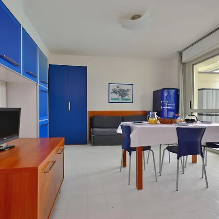 Apartment Familiar Flat With Balcony Lignano Sabbiadoro