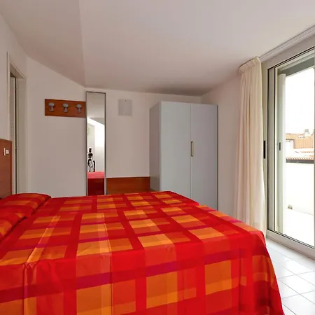 Апартаменты Familiar Flat With Balcony Линьяно-Саббьядоро
