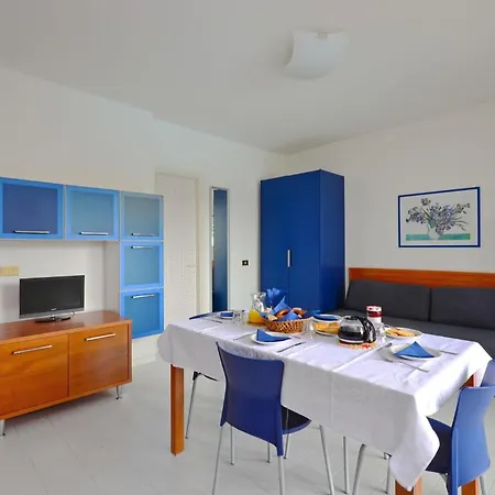 Apartment Familiar Flat With Balcony *