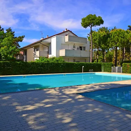 Apartment Familiar Flat With Balcony Lignano Sabbiadoro