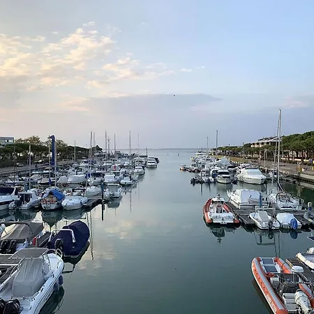 Apartment Familiar Flat With Balcony Lignano Sabbiadoro
